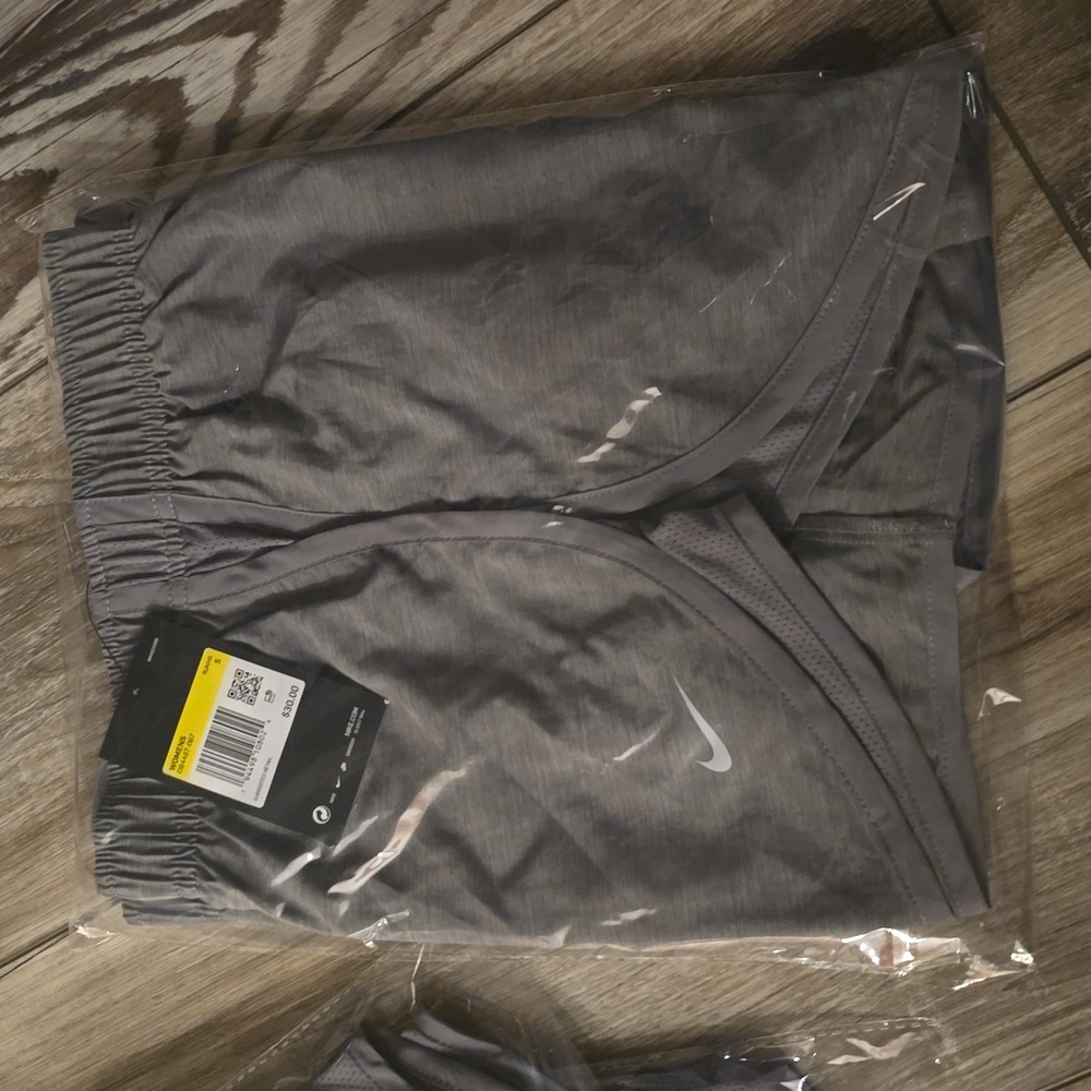 WOMENS NIKE RUNNING SHORTS